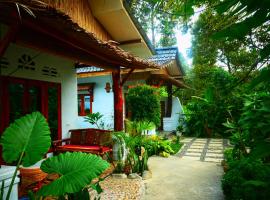 Sumatra Orangutan Discovery Villa, hotel in Bukit Lawang