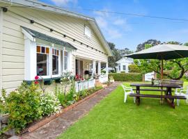 Whare Nui on Rennie - Thames Holiday Home, cabaña o casa de campo en Thames