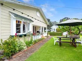 Whare Nui on Rennie - Thames Holiday Home