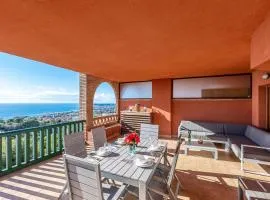 Stunning Apartment In Benalmádena