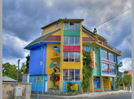 The Colourful Mansion Hotel, hotel in Ahtopol
