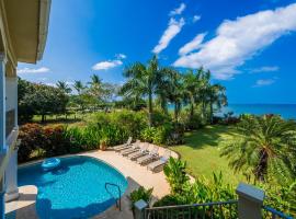 Beachfront Potrero - nice 7-BR villa, private cook included - Casa Royal, ξενοδοχείο σε Potrero