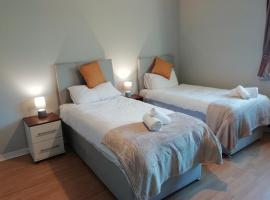 Carvetii - Iona House, 2nd floor apartment sleeps up to 6, hotell i Kirkcaldy