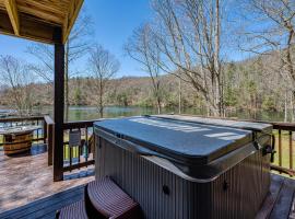 stayNantahala - Smoky Mountain Cabins and Luxury Yurts, campingplads i Topton