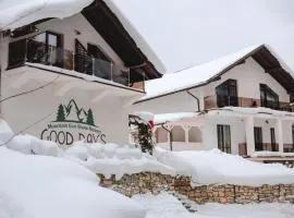 GOOD DAYS Shale Resort 4 км до Буковеля、ヤブルニツァのシャレー