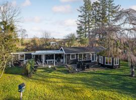 Stunning Home In Or With 3 Bedrooms And Wifi, feriehus i Orø