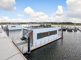 Stunning Ship-boat In Grenaa With Sauna, Wifi And 2 Bedrooms, boat in Grenå