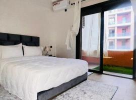 Luxury apartment Gueliz (2 min walk from Train Station), hotel cerca de Palacio de Congresos de Marrakech, Marrakech