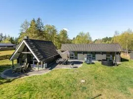 Nice Home In Hjslev With Wifi And 3 Bedrooms