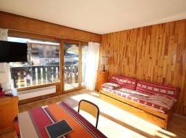 Studio cabine confortable 4 pers au pied des pistes - Auris en Oisans - FR-1-297-284, hotel di Auris