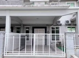 Niana Homestay Melaka -near town