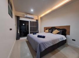 Triple J Hometel, hotel v destinaci pláž