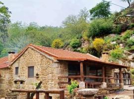 Aldeia de Pontes - Castro Laboreiro, hotel com estacionamento em Castro Laboreiro