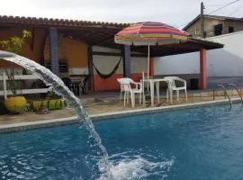 Diversão, churrasco e piscina - Praia de Ipitanga