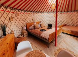 Całoroczne jurty mongolskie - "Domy Słońca", luxury tent sa Kłodzko