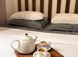 Secret House, pet-friendly hotel in Dickwella