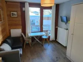 STUDIO 2 PERS PLEIN CENTRE VAL CLARET