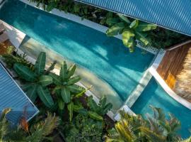 Blue Mist Hotel- Adults Only, hotel com piscina em Santa Teresa