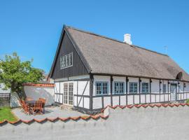 Awesome Home In Sams With Kitchen, hotel in Brundby