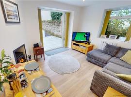 BRAUNTON ORCHARD COTTAGE 2 Bedrooms, vacation home in Braunton