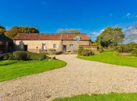 BUCKLAND BREWER COB BARN 2 Bedrooms