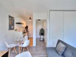 Studio spacieux avec terrasse et parking, място за настаняване на самообслужване в Вири-Шатийон