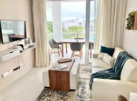 Unique Pool & Golf view retreat 1BR in Hard Rock