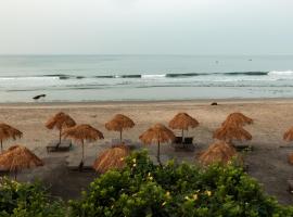 Anahata Retreat Beach Front Ashwem Goa, hotel en Mandrem