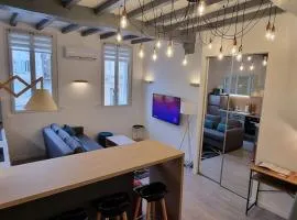 Appartement climatisé entièrement rénové en hyper centre! Le Rétro Chic - Parking gratuit - Linge et serviettes inclus -
