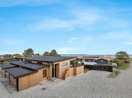 3 Bedroom Amazing Home In Juelsminde, hotel de luxo em Juelsminde