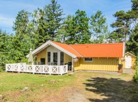 3 Bedroom Cozy Home In Nexø, hotel en Neksø