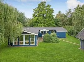 3 Bedroom Lovely Home In Store Fuglede
