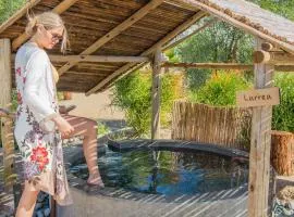 Azure Palm Hot Springs、デザート・ホット・スプリングスのスパホテル