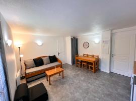 Vars, Appart spacieux rénové 4 couchages dans chalet, rezort v destinaci Vars