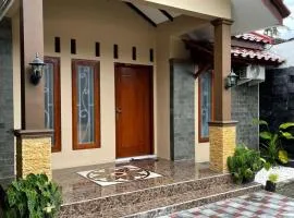 Omah Pikatan Homestay