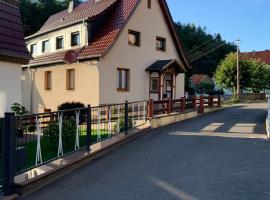 Ferienwohnung Frieda Thüringen, hotel com estacionamento em Brotterode