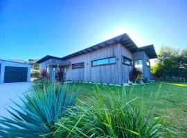 Scandi at Stieglitz Sleeps 6 Modern & Stylish