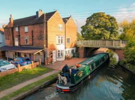 Hidden Gem Canal Facing Retreat with lovely walks, hotel que aceita pets em Hopwas