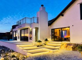 Proteus Beach House, holiday home in Rooi-Els