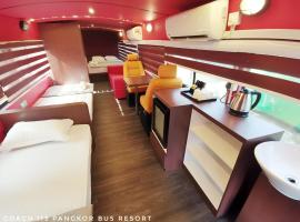 Pangkor Bus Resort by BESLA, hotel pantai di Pangkor