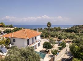 Nenes Apartment, hotel with parking in Koroni