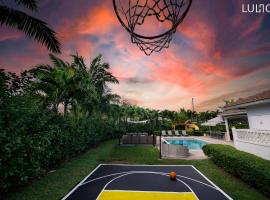 Beautiful house heated pool, basketball L01, hotel sa Cutler Bay