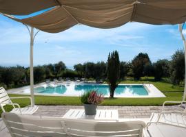 Villa Athena Charme, partmenti szálloda Manerba del Gardában