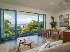 타나로트에 위치한 바닷가 숙소 Angel Bay Beach House - Ulus Tropical 1 Bedroom Ocean View Apartment