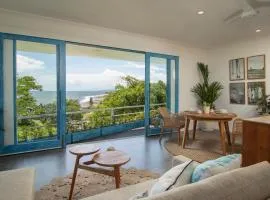 Angel Bay Beach House - Ulus Tropical 1 Bedroom Ocean View Apartment