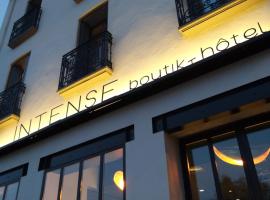 Intense Boutik-Hôtel, hotel v destinaci Port-Vendres