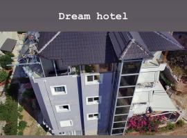 Dream Hotel, aparthotel u gradu 'Ksamil'