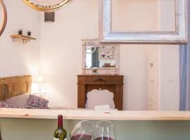 Homes4Holidays - Artistic Nest