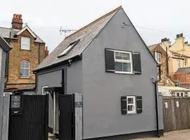 Cocali Cottage - Stunning, Spacious property close to Deal Beach !