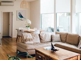 Exclusive Anglesea River Beach Apartment, hotell i Anglesea